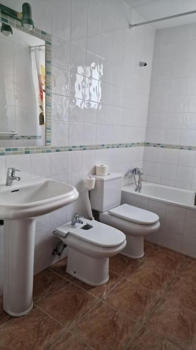 Bungalow Con Jardin Y Piscina Cerca De La Playa 奥罗佩萨德尔马 外观 照片